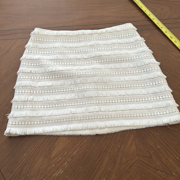 J. Crew Tiered Fringe Lace Ivory Mini Skirt size 6 petite EUC - Picture 1 of 14